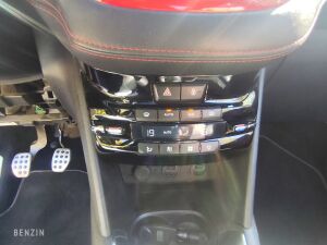 Peugeot 208 GTI - 2013