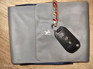 Peugeot 208 GTI - 2013