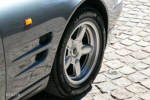 Aston Martin Virage Volante