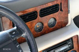 Aston Martin Virage Volante