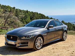 Jaguar XE 2.0d - 2016