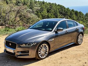 Jaguar XE 2.0d - 2016
