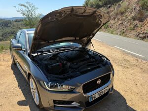 Jaguar XE 2.0d - 2016