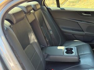 Jaguar XE 2.0d - 2016