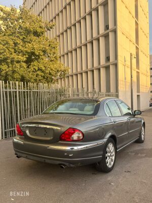 Jaguar X-Type 2.5 V6 - 2003