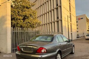 Jaguar X-Type 2.5 V6 - 2003