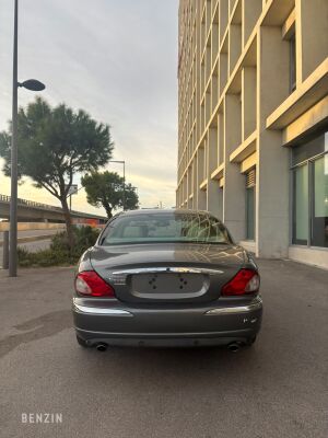 Jaguar X-Type 2.5 V6 - 2003