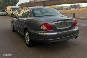 Jaguar X-Type 2.5 V6 - 2003