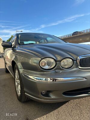 Jaguar X-Type 2.5 V6 - 2003