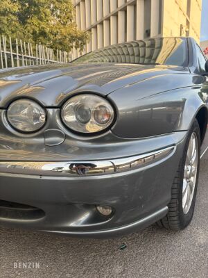 Jaguar X-Type 2.5 V6 - 2003
