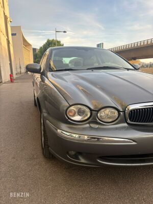 Jaguar X-Type 2.5 V6 - 2003