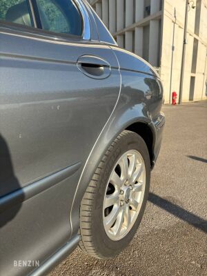 Jaguar X-Type 2.5 V6 - 2003