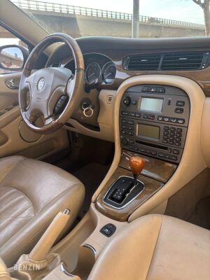 Jaguar X-Type 2.5 V6 - 2003