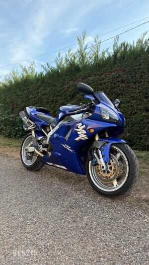Yamaha YZF-R1 RN01 - 1998