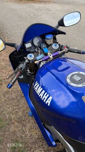 Yamaha YZF-R1 RN01 - 1998