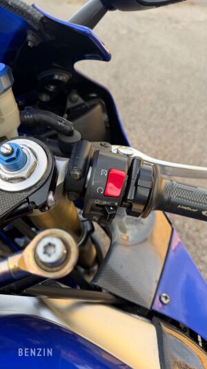 Yamaha YZF-R1 RN01 - 1998