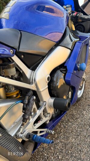 Yamaha YZF-R1 RN01 - 1998