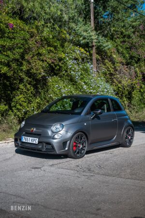 Abarth 695 Biposto 9k km - 2019 2018 à vendre aux enchères sur Benzin – photo 2/220