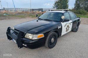 Ford Crown Victoria Police Interceptor - 2008 à vendre aux enchères sur Benzin – photo 1/42