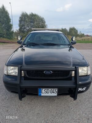 Ford Crown Victoria Police Interceptor - 2008 à vendre aux enchères sur Benzin – photo 9/42