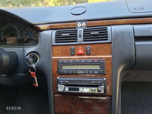 Mercedes-Benz E240 W210 - 1999 à vendre aux enchères sur Benzin – photo 38/59